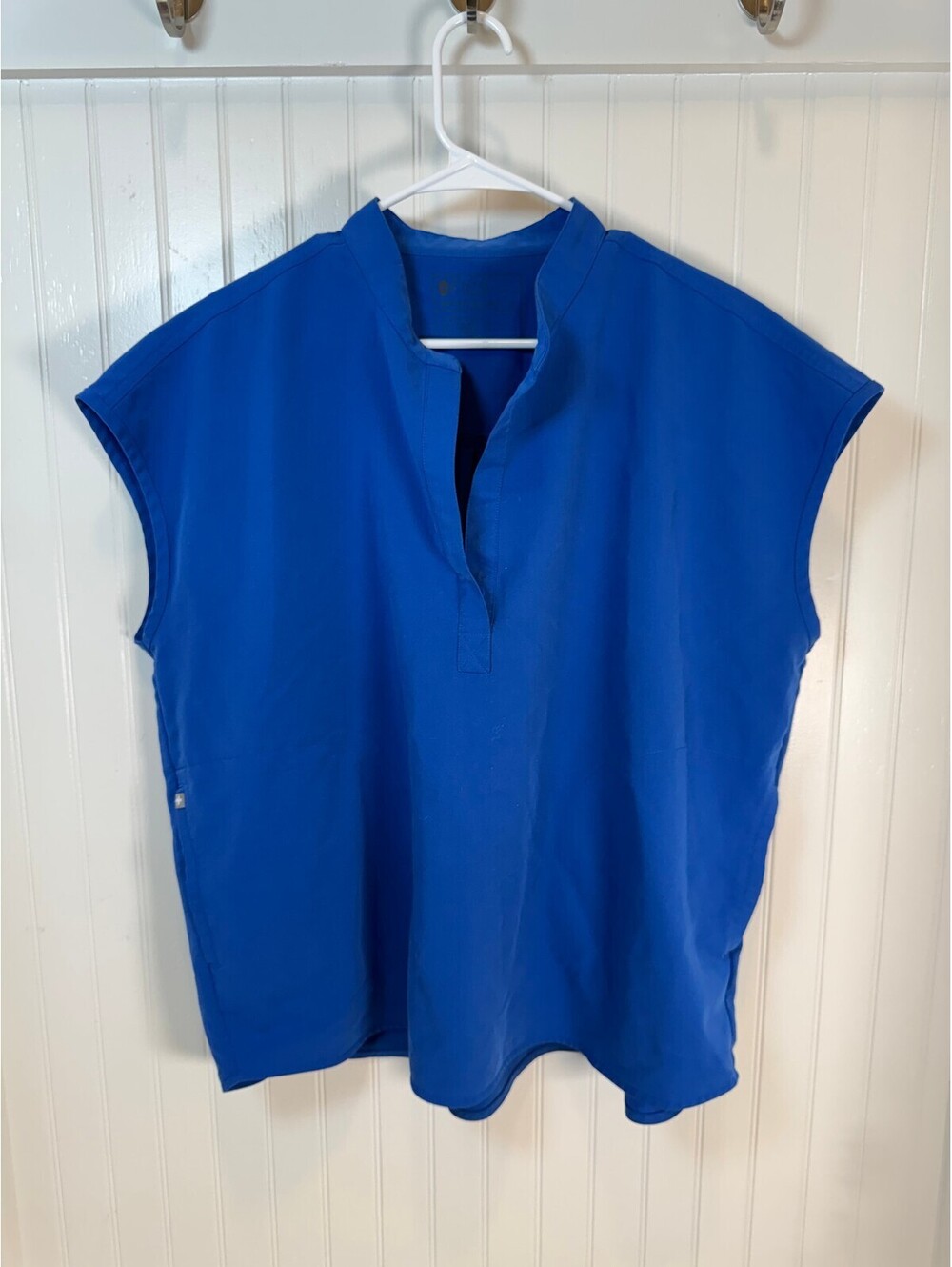 FIGS Technical Collection Rafaela Sleeveless Medical Scrub Top XL Blue